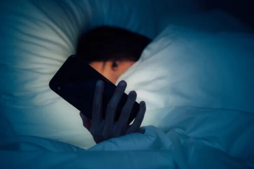 New Research Uncovers Link Between Social Media and Dissociation