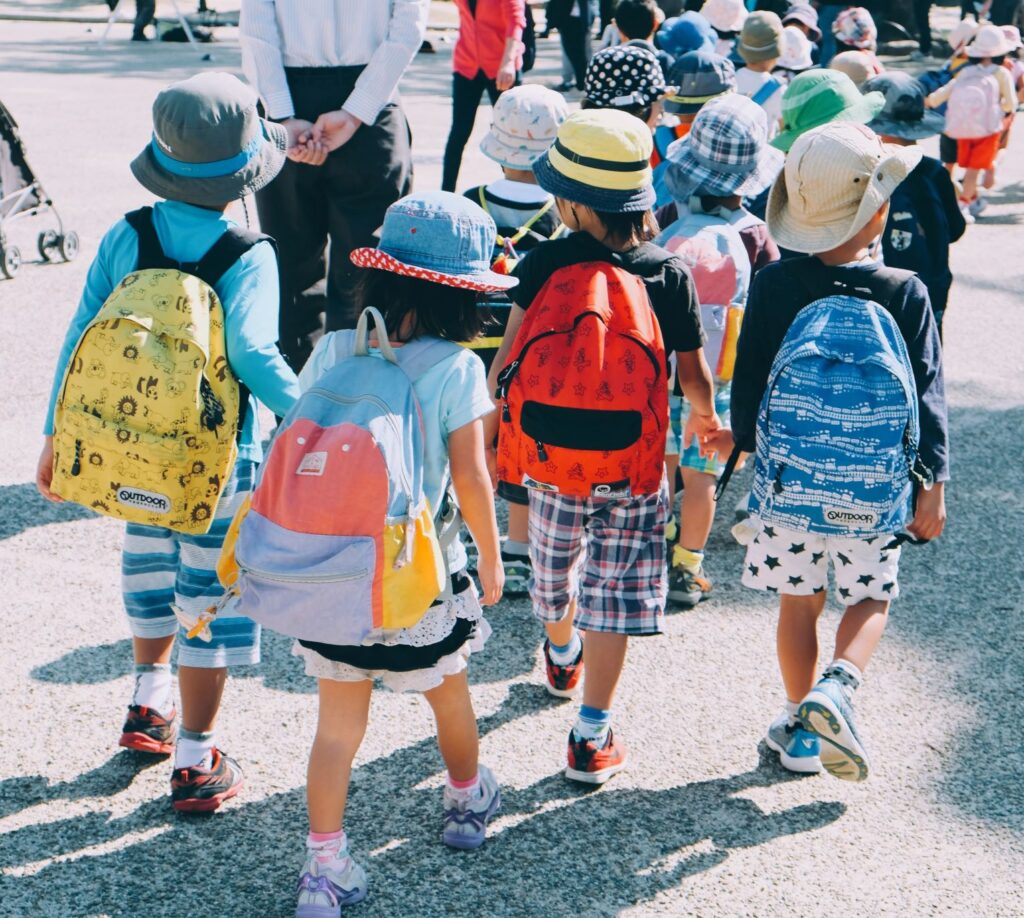 Kindergarteners on field trip